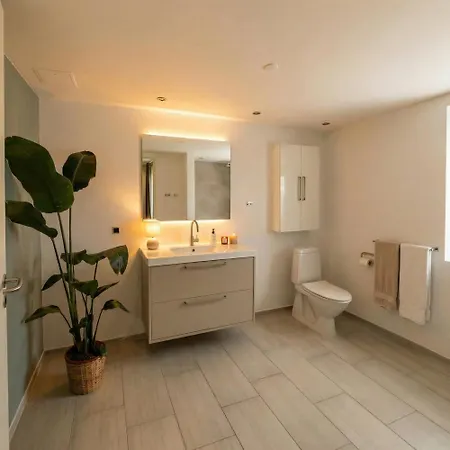 3-room With Free Parking And Terrace شقة