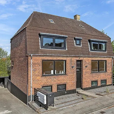 3-room With Free Parking And Terrace Apartament