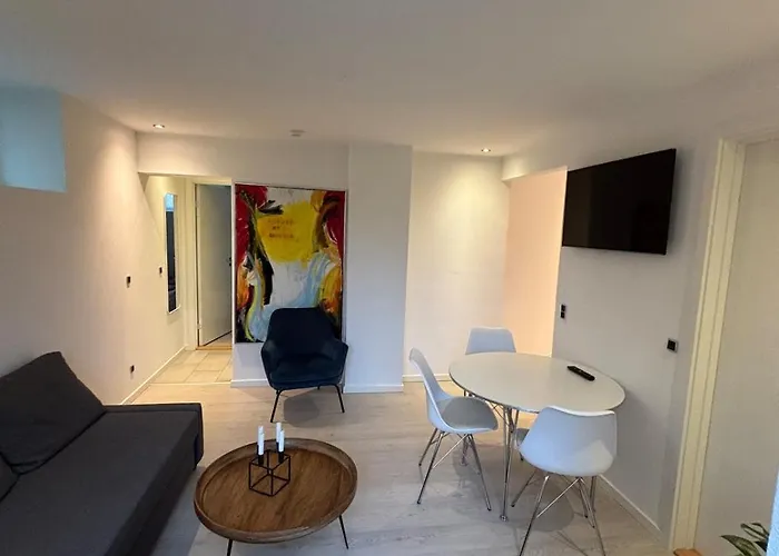 3-room With Free Parking And Terrace شقة *